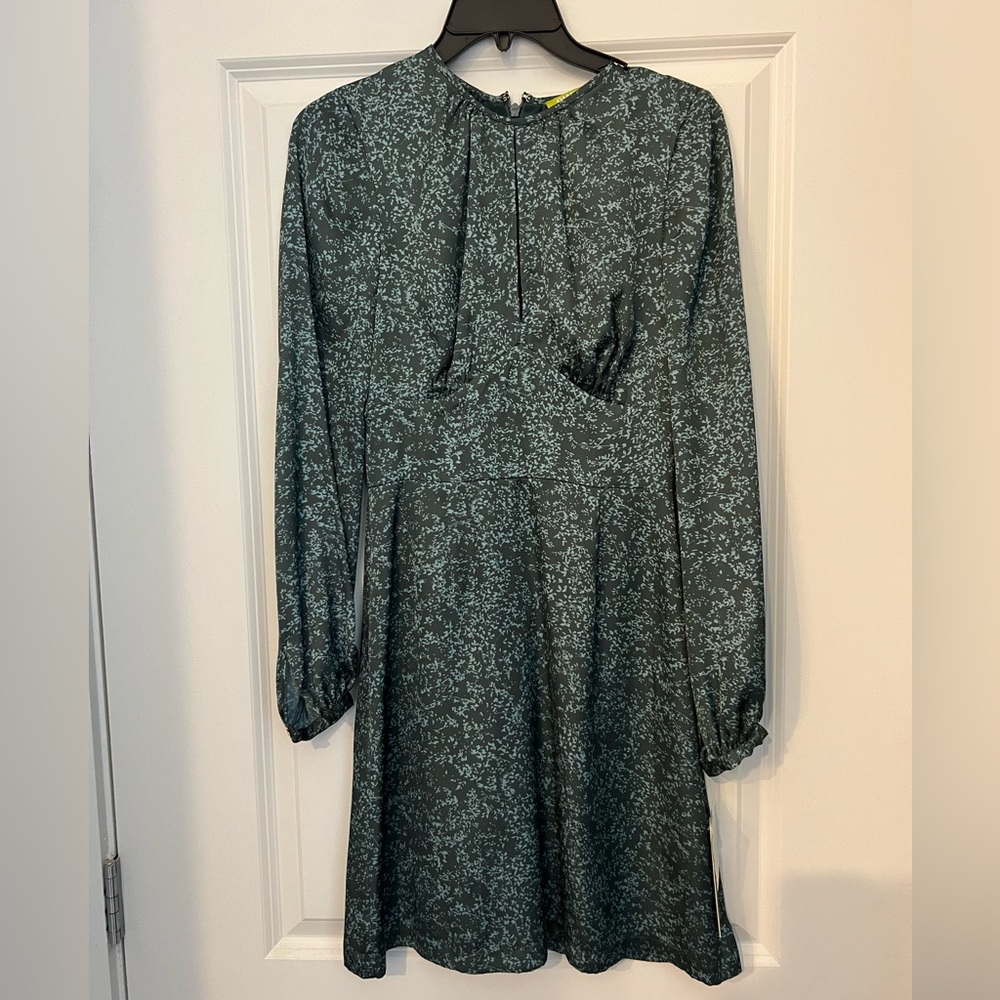 Gianni Bini Dress — NWT; Green with flowers; Size 0
